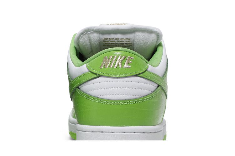 Nike SB Dunk Low Supreme Stars Mean Green (2021)