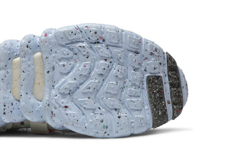 Nike Space Hippie 03 Vast Grey Hyper Crimson