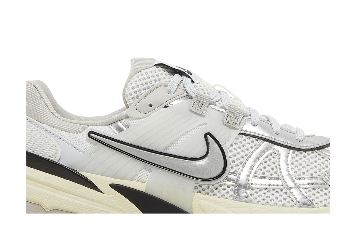 Nike V2K Run Metallic Silver