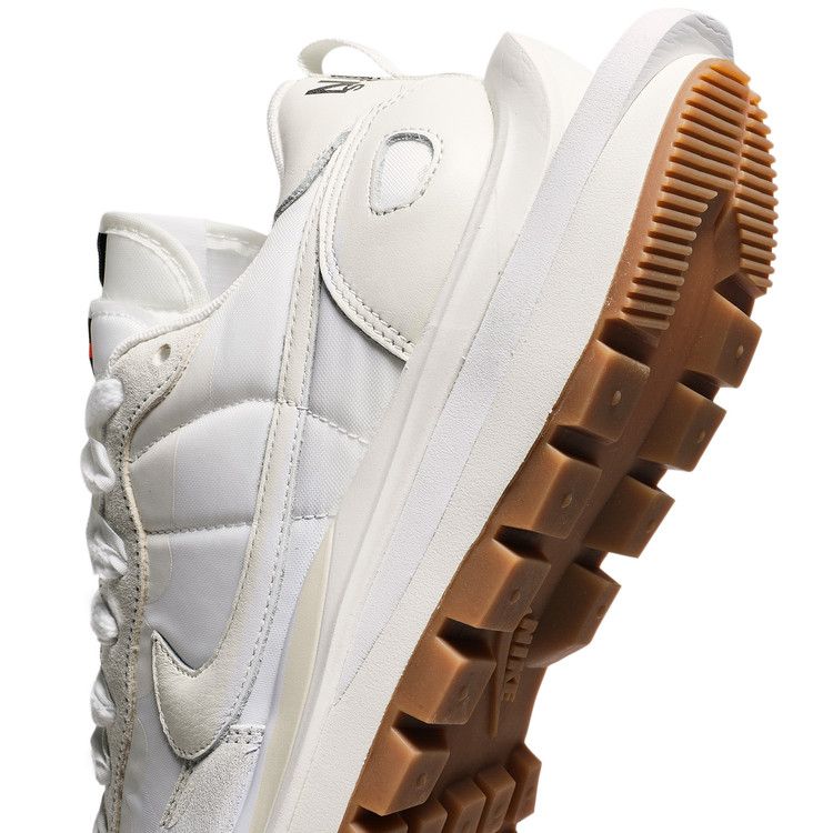 Nike Vaporwaffle Sacai Sail Gum