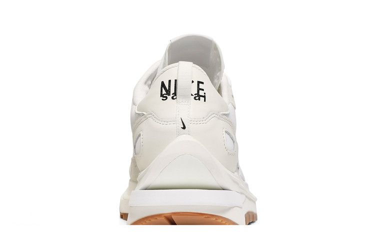 Nike Vaporwaffle Sacai Sail Gum