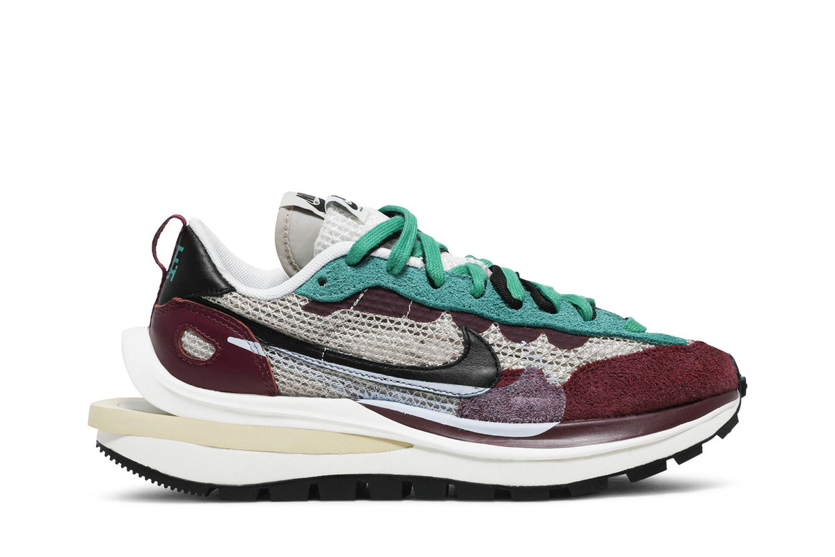 Nike Vaporwaffle Sacai Villain Red Neptune Green