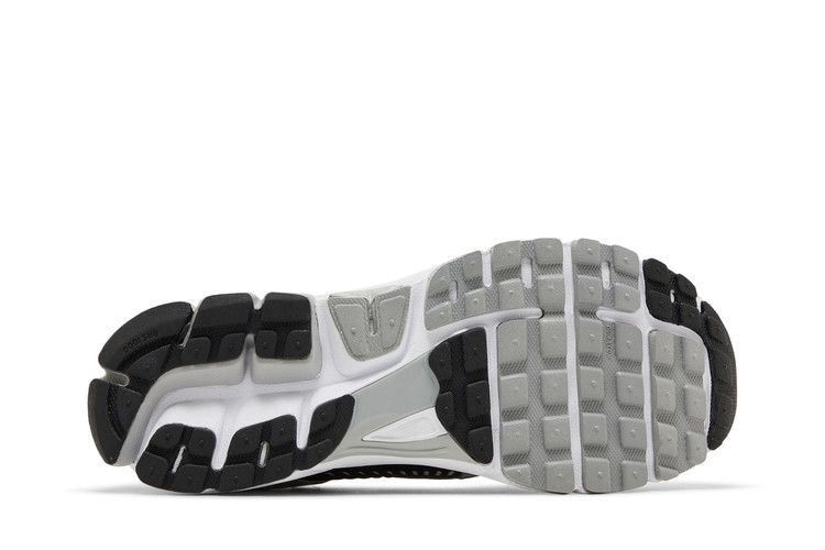 Nike Zoom Vomero 5 Metallic Silver Black
