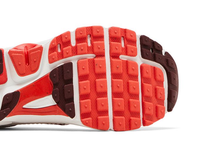 Nike Zoom Vomero 5 Valentine's Day
