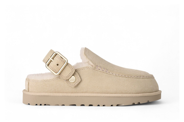 UGG Goldenstar Evelina Clog Sand Castle beige de profil, boucle argentée