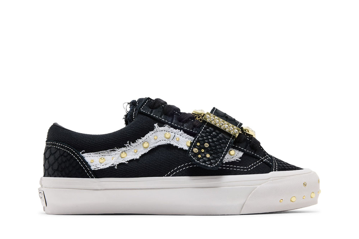 Vans Premium Old Skool 36 Metagirl Buckle Black White