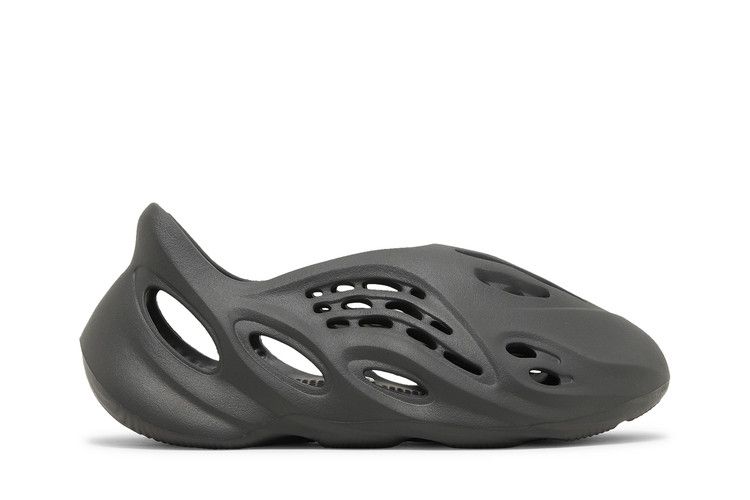 Yeezy Foam RNNR Carbon