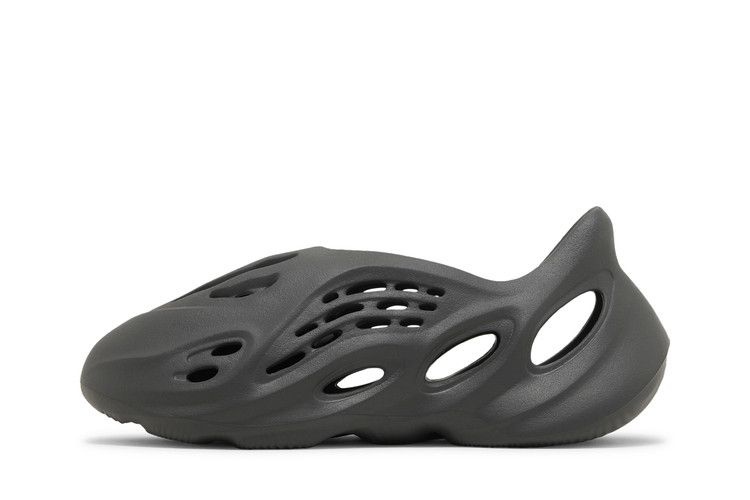 Yeezy Foam RNNR Carbon