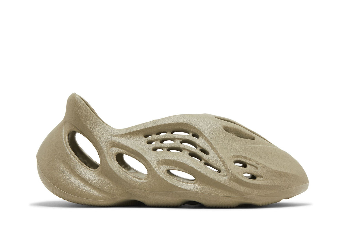 Yeezy Foam RNNR Stone Salt
