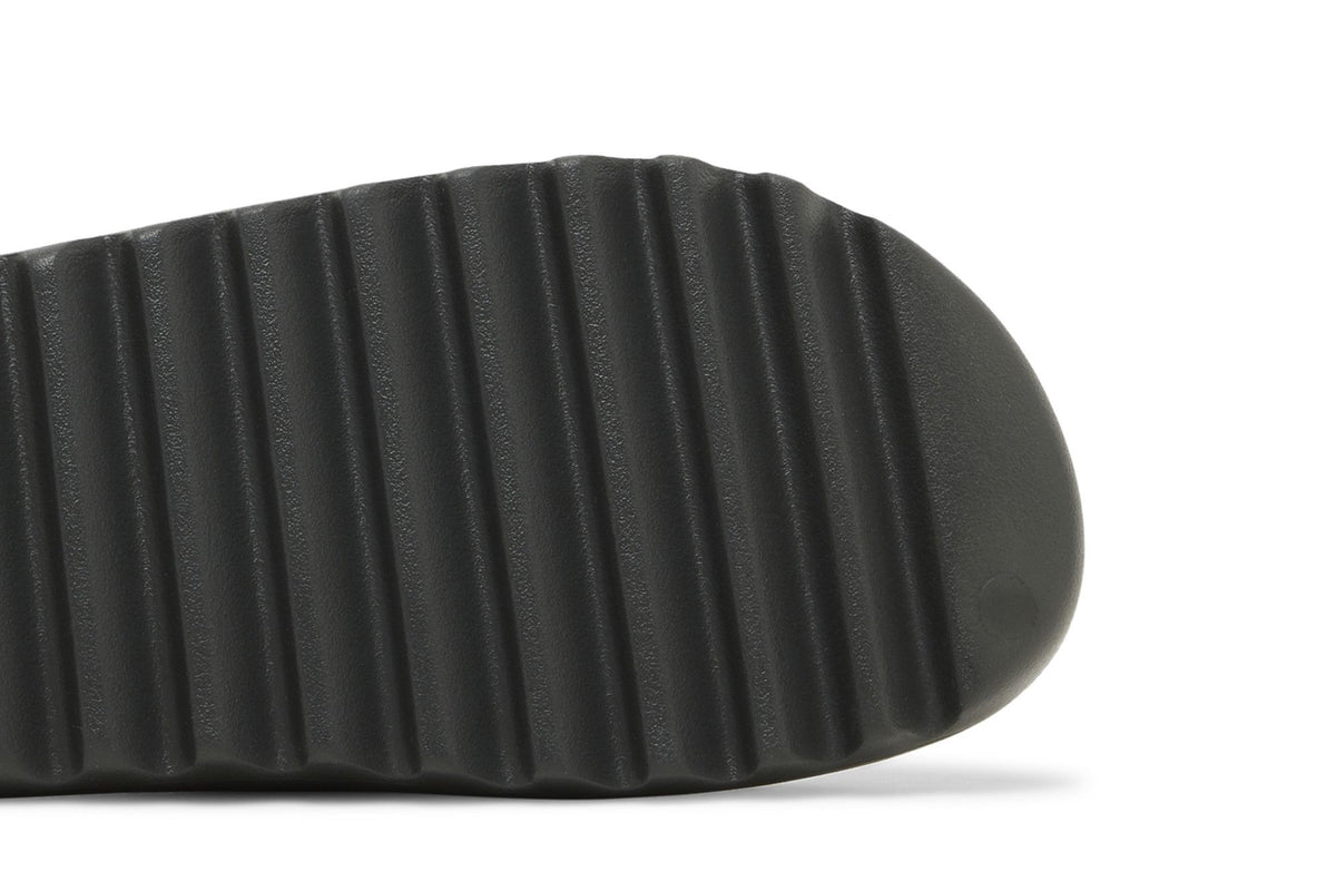 Yeezy Slide Dark Onyx