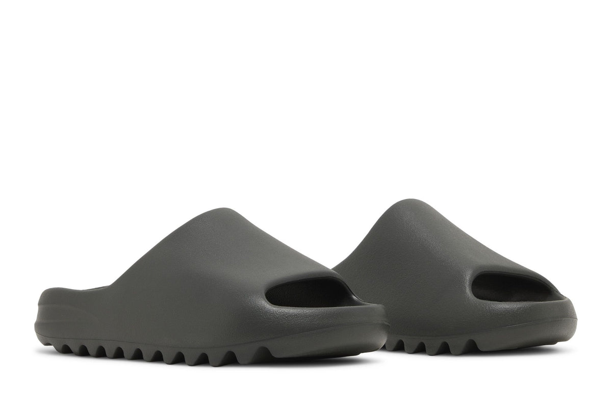 Yeezy Slide Dark Onyx