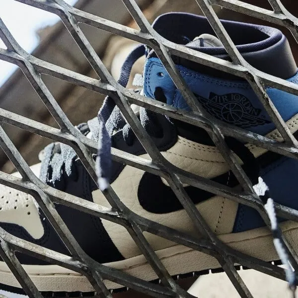 Air Jordan Air Jordan 1 Retro High OG Obsidian UNC 2019 - 555088-140 / 575441-140