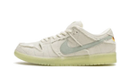 Nike SB Dunk Low Mummy - DM0774-111