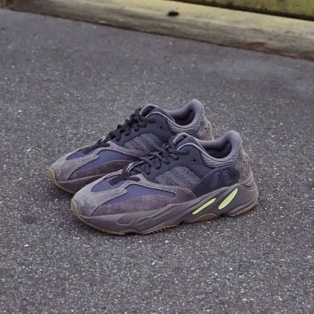Adidas Yeezy 700 Mauve - EE9614