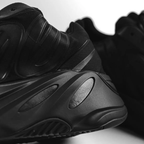 Adidas Yeezy 700 MNVN Triple Black - FV4440