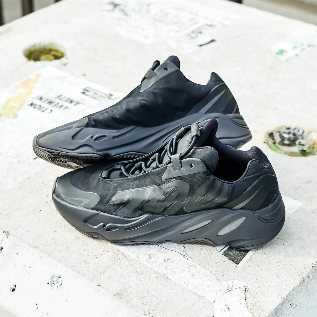 Adidas Yeezy 700 MNVN Triple Black - FV4440